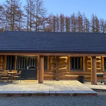 Ewes Water Log Cabins Langholm Exteriör bild