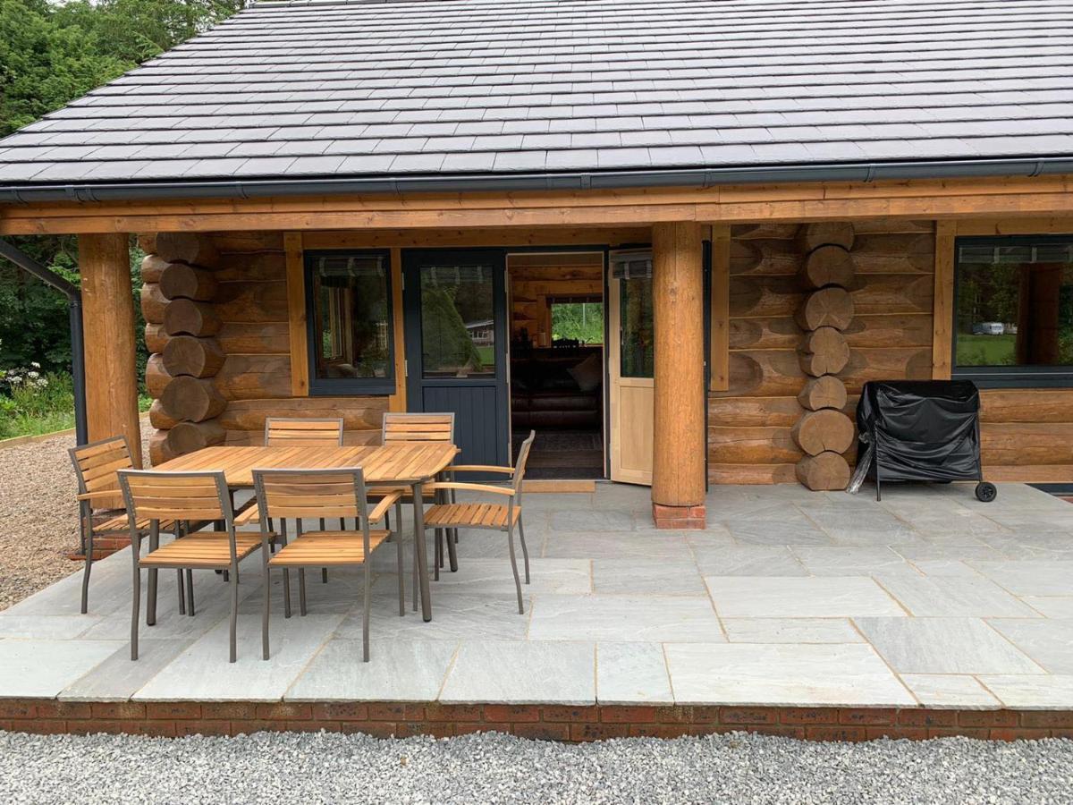 Ewes Water Log Cabins Langholm Exteriör bild