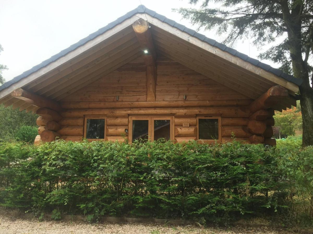 Ewes Water Log Cabins Langholm Exteriör bild