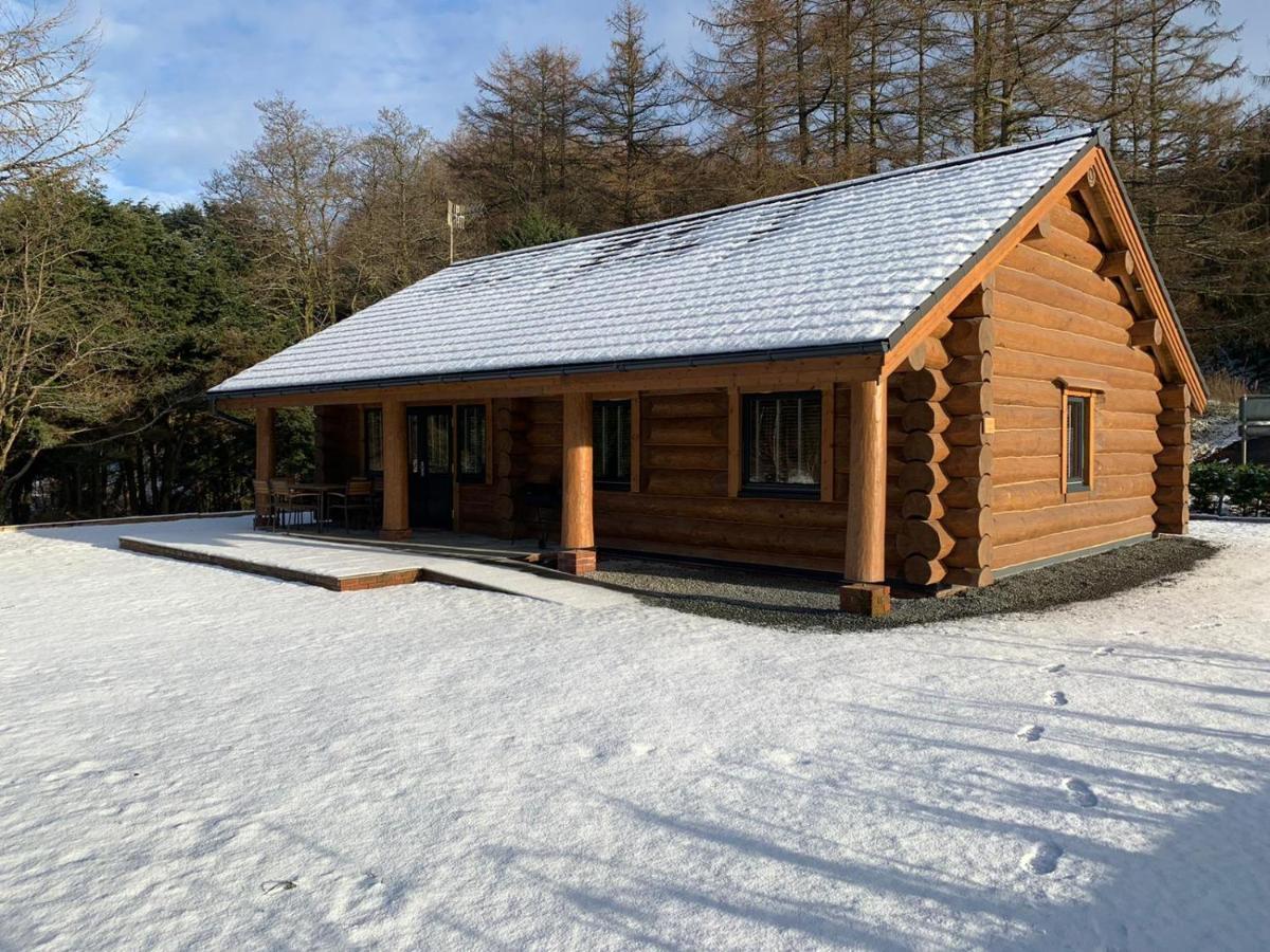 Ewes Water Log Cabins Langholm Exteriör bild